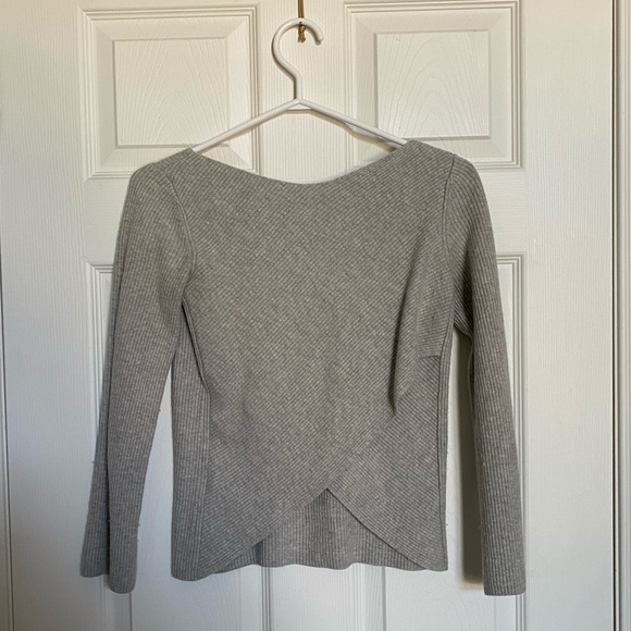 Babaton Sweater/Top - Picture 3 of 5